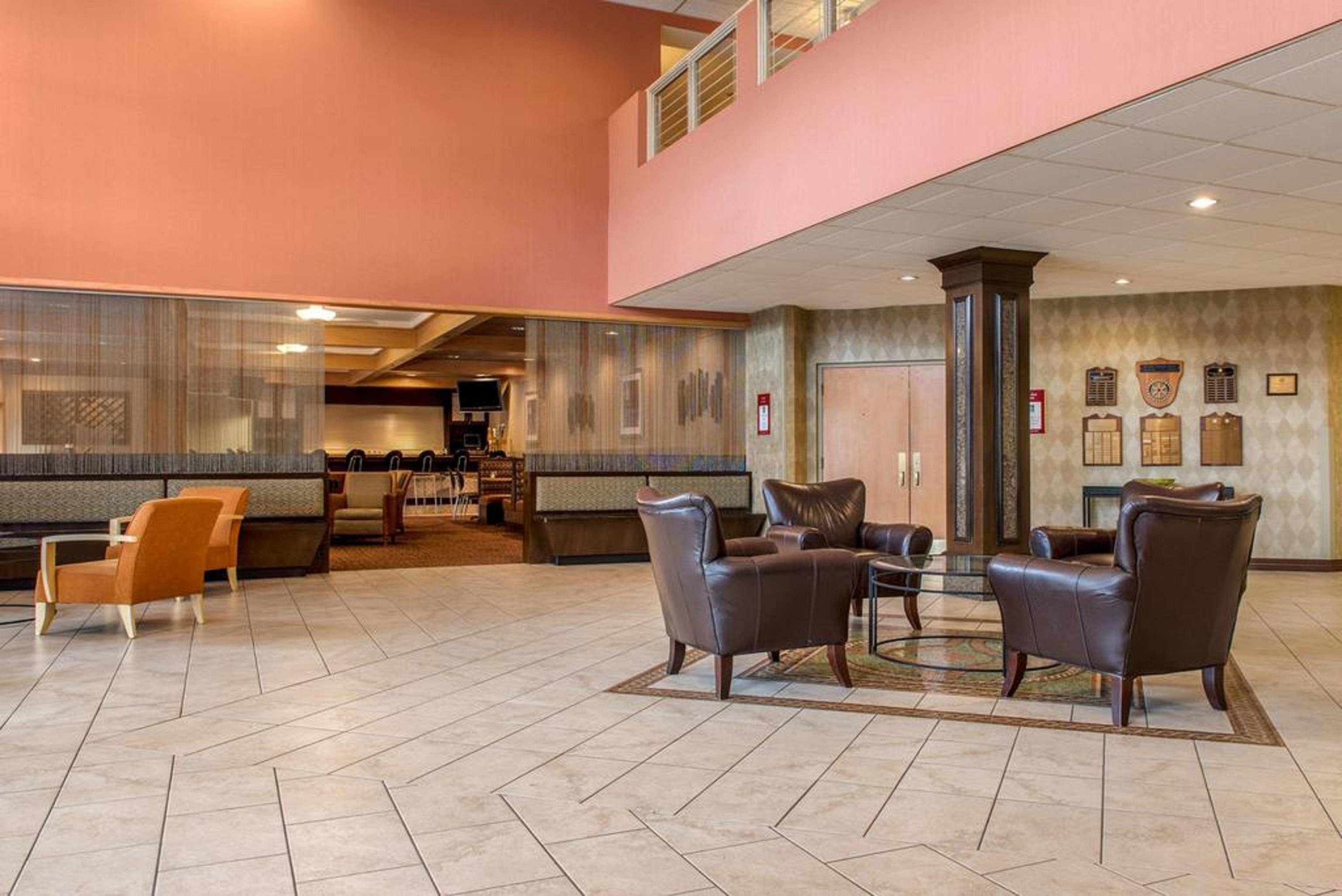 Quality Hotel Conference Center Cincinnati Blue Ash Exterior photo